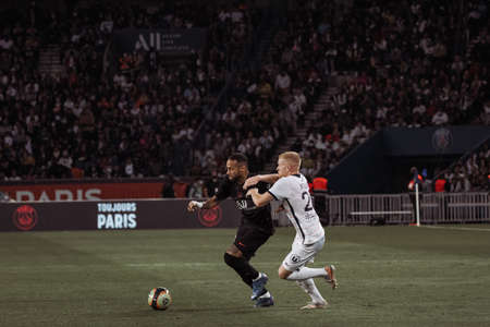 PSG players on the lawn of the Parc des Princesのeditorial素材