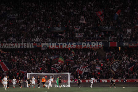 PSG players on the lawn of the Parc des Princesのeditorial素材