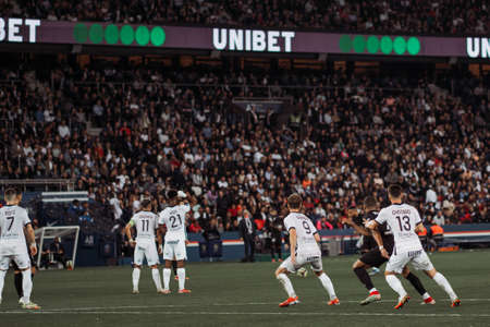 PSG players on the lawn of the Parc des Princesのeditorial素材