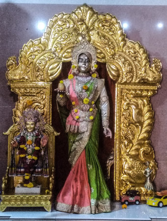 Idols of Hindu deities from nilakanth dham poich Gujarat Indiaのeditorial素材