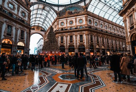 Galleria Vittorio Emanuele II, Christmas shoppingのeditorial素材