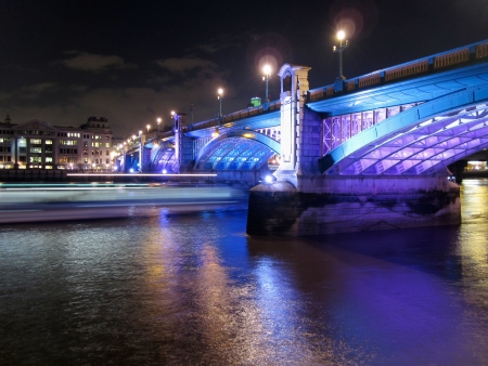  A view of southwark bridge and Thames - London        の写真素材