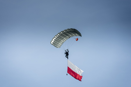 paratrooper with the Polish flagの写真素材
