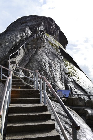 The Moro Rock is the highest point of the Sequoia National Park allowing amazing views of the Sierra Nevadaの写真素材