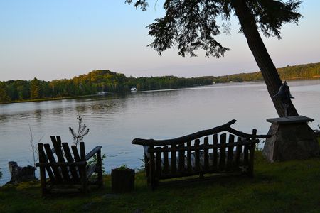 Picture of one of the multiple lakes in the north of Ontarioの写真素材