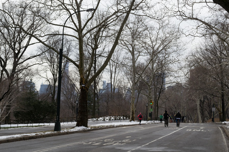 Central Park was initially opened in 1857 and expanded in 1873. It has an expansion of 843 (3.4 square km) acres and is located in the heart of Manhattanの写真素材