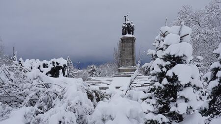 Monument of the Russian army, Sofia, Bulgaria.Winter in the Park. Sofia, Bulgariaの写真素材