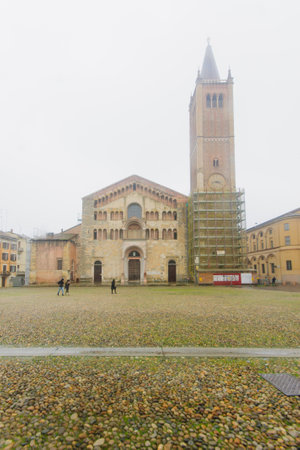 PARMA, ITALY - JAN 22, 2015: Scene of the Duomo (cathedral), with local and tourists, in Parma, Emilia-Romagna, Italyのeditorial素材