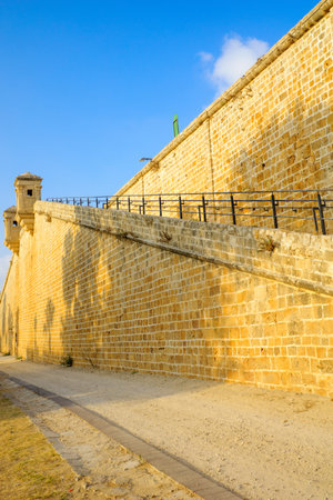 ACRE, ISRAEL - AUGUST 03, 2016: View of the land walls of the old city of Acre, Israelのeditorial素材