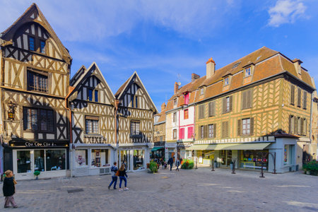 AUXERRE, FRANCE - OCTOBER 12, 2016: Scene of the Place de lHotel de Ville (town hall square), with locals and visitors, in Auxerre, Burgundy, Franceのeditorial素材