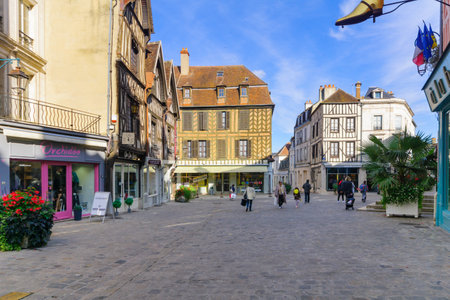 AUXERRE, FRANCE - OCTOBER 12, 2016: Scene of the Place de lHotel de Ville (town hall square), with locals and visitors, in Auxerre, Burgundy, Franceのeditorial素材