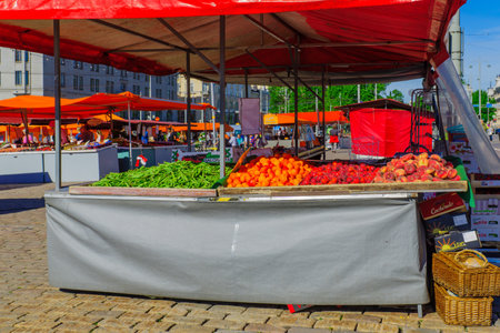HELSINKI, FINLAND - JUNE 16, 2017: Scene of the South Harbor Market Square, with locals and visitors, in Helsinki, Finlandのeditorial素材