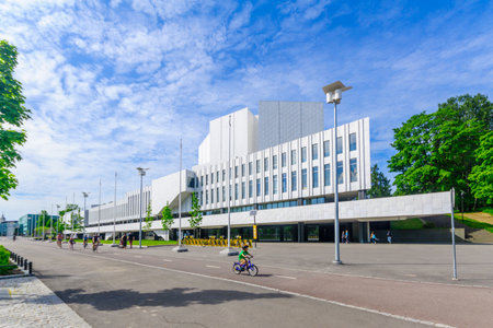 HELSINKI, FINLAND - JUNE 17, 2017: View of the Finlandia Hall, with locals and visitors, in Helsinki, Finlandのeditorial素材