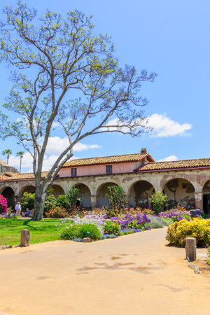 SAN JUAN CAPISTRANO, USA - MAY 09, 2011: The Spanish Mission in San Juan Capistrano, California, USA (with visitors). It was founded on 1776, by Spanish Catholics of the Franciscan Orderのeditorial素材