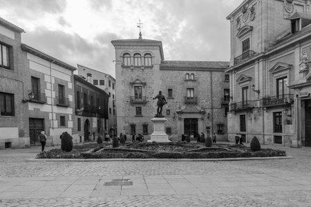 MADRID, SPAIN - DECEMBER 31, 2017: Scene of Plaza de la Villa, with locals and visitors, in Madrid, Spainのeditorial素材