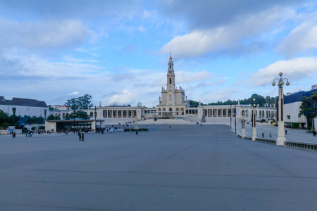 FATIMA, PORTUGAL - DECEMBER 27, 2017: Scene of the Sanctuary of Our Lady of Fatima, with pilgrims and visitors, in Fatima, Portugalのeditorial素材