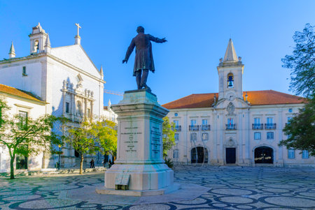 AVEIRO, PORTUGAL - DECEMBER 23, 2017: View of the town hall and other monuments, with locals and visitors, in Aveiro, Portugalのeditorial素材