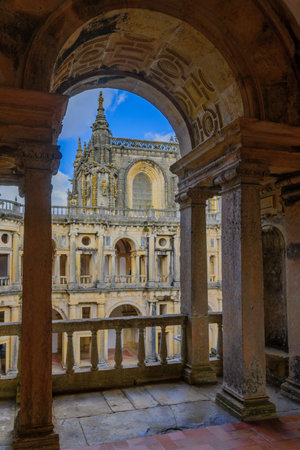 TOMAR, PORTUGAL - DECEMBER 27, 2017: View of a cloister in the Convent of Christ, in Tomar, Portugalのeditorial素材