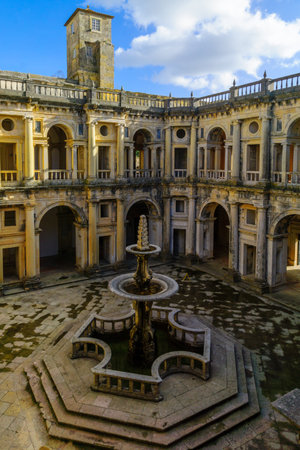 TOMAR, PORTUGAL - DECEMBER 27, 2017: View of a cloister in the Convent of Christ, in Tomar, Portugalのeditorial素材
