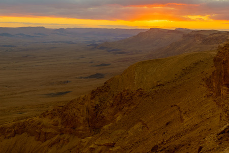 Sunset view of Makhtesh (crater) Ramon, in the Negev Desert, Southern Israel. It is a geological landform of a large erosion cirqueの写真素材