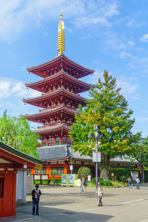 Tokyo, Japan - September 28, 2019: Scene of the Senso-ji temple, with the five stories pagoda and visitors, in Asakusa, Tokyo, Japanのeditorial素材