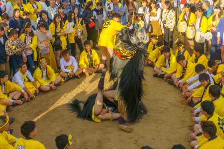 Himeji, Japan - October 15, 2019: Final circle session of the traditional dance of hair lion ceremony (shishimai). Part of the autumn festival of Oshio Tenman-gu Shrine, in Himeji, Japanのeditorial素材