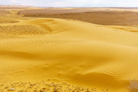 Desert landscape and sand dunes in the Uvda valley, the Negev desert, southern Israelの写真素材