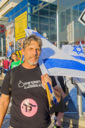 Haifa, Israel - May 15, 2021: Protest of local citizens against the war, and prime minister Benjamin BiBi Netanyahu, in Haifa, Israelのeditorial素材