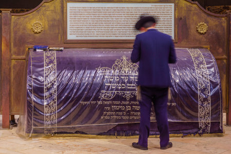 Tiberias, Israel - September 12, 2021: View of the tomb of Maimonides (lived 1138â1204). With a prayer. Tiberias, Israelのeditorial素材