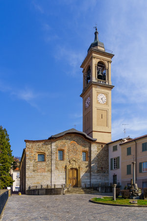 Cantu, Italy - February 25, 2023: View of the St. Theodore Parish Church, in Cantu, Lombardy, Northern Italyのeditorial素材