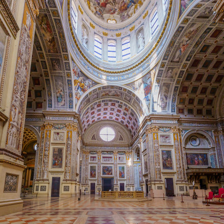 Mantua, Italy - February 28, 2023: View of the interior and dome of the Basilica di SantAndrea, in Mantua (Mantova), Lombardy, Northern Italyのeditorial素材