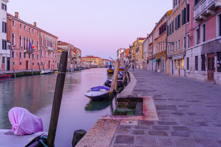 Venice, Italy - February 28, 2022: Sunrise view of the Cannaregio Canal, in Venice, Veneto, Northern Italyのeditorial素材