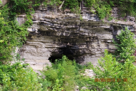 cliffside cave on cumberland river in KY, USAの写真素材