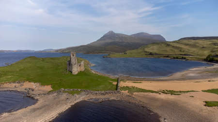 Ardvreck Castle near Lairg in the Scottish Highlands, UKの写真素材