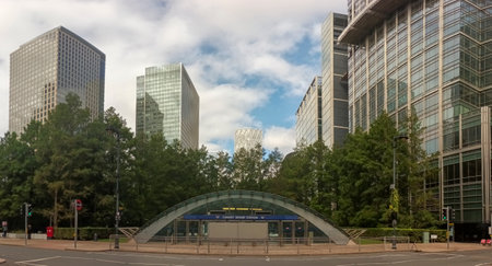 The entrance to the London Underground station at Canary Wharf in London, UKのeditorial素材