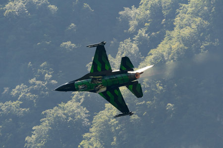 Mollis, Switzerland, August 18, 2023 Lockheed Martin F-16AM Falcon fighter is performing during an air displayのeditorial素材