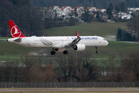 Zurich, Switzerland, January 15, 2024 TC-LSH Turkish Airlines Airbus A321-271NX aircraft is landing on runway 14のeditorial素材