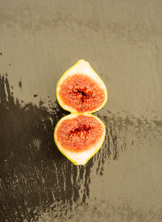 Figs split and ready to eat on the Mediterranean coastの写真素材