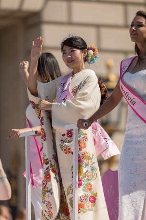 Washington, D.C., USA - April 14, 2018 Cherry Blossom Princesses in the 2018 National Cherry Blossom Paradeのeditorial素材