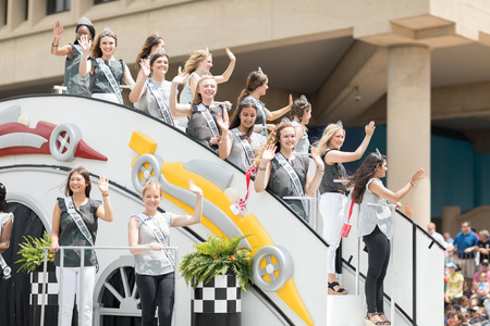Indianapolis, Indiana, USA - May 26, 2018,  The Float carrying the indy 500 princesses at the Indy 500 Paradeのeditorial素材