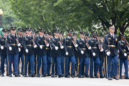Washington, D.C., USA - July 4, 2018, Members of the US Army carrying rifles marching at the National Independence Day Paradeのeditorial素材