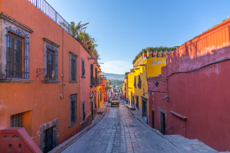 Colorful, small streets, traditional of the historic town of San Miguel de Allende, Guanajuato, Mexicoの写真素材