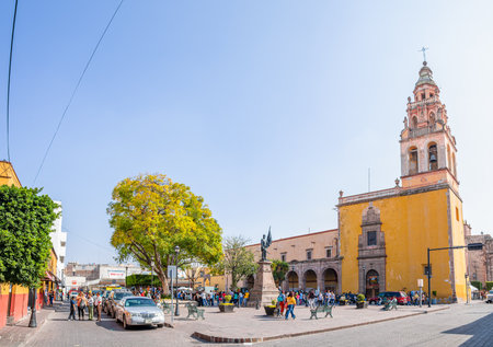 Celaya, Guanajuato, Mexico - November 24, 2019: People enjoying the day at the San Agustin park at the Temple of San AgustÃ­nのeditorial素材