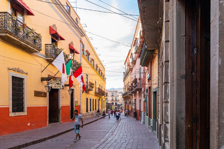 Guanajuato, Guanajuato, Mexico - November 25, 2019: View with Tourist exploring De Sopena streetのeditorial素材
