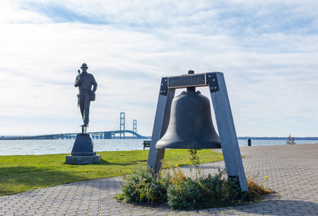 St. Ignace, Michigan, USA - October 26, 2019: Monument in Honor of the fallen builders of the Mackinac Bridgeのeditorial素材