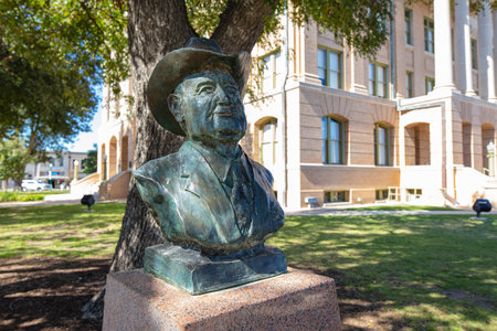 Georgetown, Texas, USA - November 3, 2020: Henry C. Matysek bronze sculpture, former Williamson County sheriffのeditorial素材