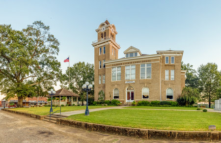 Hampton, Arkansas, USA - September  26, 2021: The Historic Calhoun County Courthouseのeditorial素材