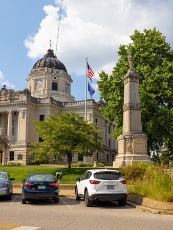 Bloomington, Indiana, USA - August 20, 2021: The Monroe County Courthouse and it is war Memorialのeditorial素材