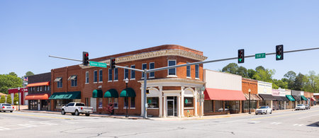 Vienna, Georgia, USA - April 19, 2022: The old business district on Union Streetのeditorial素材