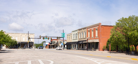 Nashville, Georgia, USA - April 17, 2022: The old business district on Marion Avenueのeditorial素材
